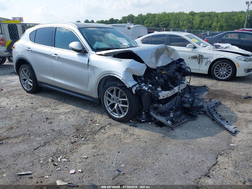 2018 Alfa romeo Stelvio VIN ZASFAKBN8J7B87371 IAAI salvage auction — FRONT END, Salvage Title, sold $925 on 2026-10-03 (photo 1)