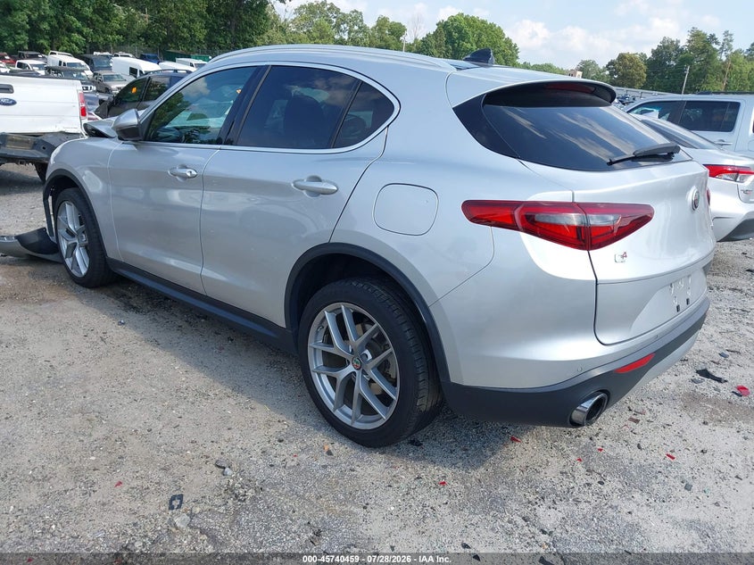 2018 Alfa romeo Stelvio VIN ZASFAKBN8J7B87371 IAAI salvage auction — FRONT END, Salvage Title, sold $925 on 2026-10-03 (photo 3)