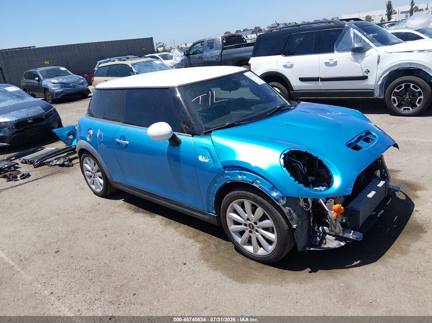 2015 Mini Hard top VIN WMWXP7C58F2A41158 IAAI salvage auction — FRONT END, Wait Title, sold $1,550 on 2026-08-22 (photo 1)