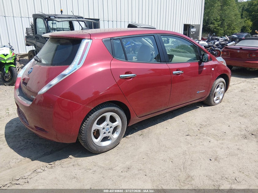 2011 Nissan Leaf VIN JN1AZ0CP4BT006424 IAAI salvage auction — NORMAL WEAR, Original (Vermont), sold $25 on 2026-07-30 (photo 4)