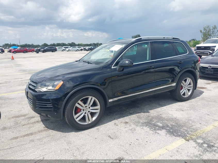 2013 Volkswagen Touareg VIN WVGEP9BP3DD004506 IAAI salvage auction — NORMAL WEAR, Clear (Illinois), sold $1,050 on 2026-07-30 (photo 2)