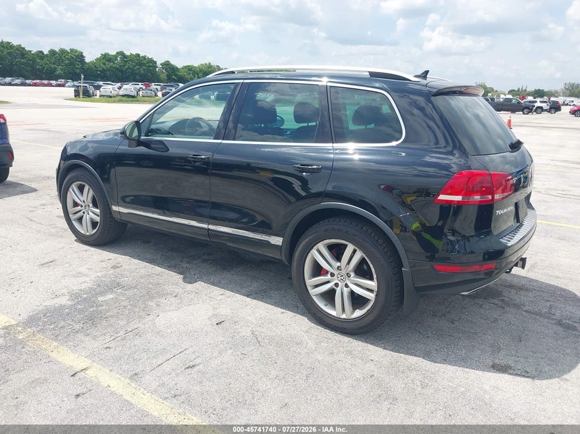 2013 Volkswagen Touareg VIN WVGEP9BP3DD004506 IAAI salvage auction — NORMAL WEAR, Clear (Illinois), sold $1,050 on 2026-07-30 (photo 3)