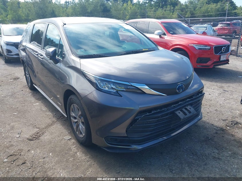2021 Toyota Sienna VIN 5TDKSKFC8MS011217 — IAAI salvage auction photo