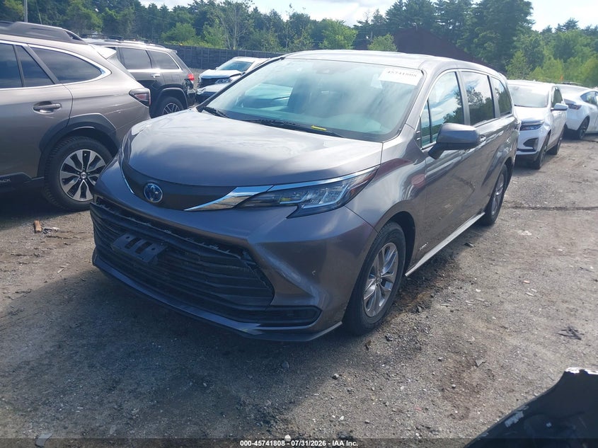 2021 Toyota Sienna VIN 5TDKSKFC8MS011217 IAAI salvage auction — RIGHT REAR, Salvage Title, sold $10,600 on 2026-08-21 (photo 2)