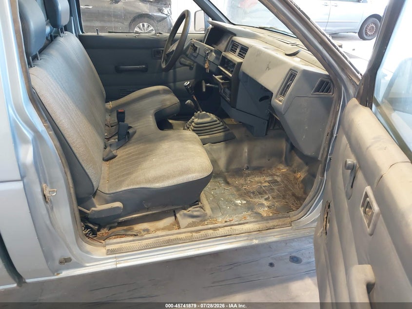 1987 Nissan D21 VIN JN6ND11Y5HW003714 IAAI salvage auction — NORMAL WEAR, Rebuilt/Restored (Utah), sold $275 on 2026-07-31 (photo 5)