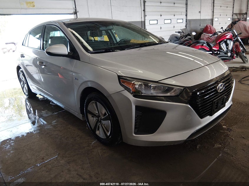 2018 Hyundai Ioniq hybrid VIN KMHC65LC0JU075205 — IAAI salvage auction photo
