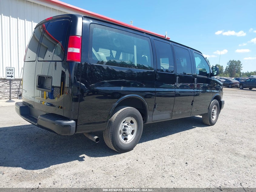 2018 Chevrolet Express 2500 VIN 1GAWGEFGXJ1288878 IAAI salvage auction — NORMAL WEAR, Sf97 (Washington), sold $15,000 on 2026-08-26 (photo 4)