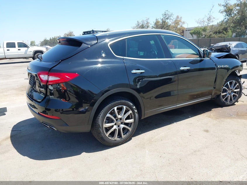 2018 Maserati Levante VIN ZN661XUA1JX293644 IAAI salvage auction — RIGHT FRONT, Wait Title, sold $4,100 on 2026-08-23 (photo 4)