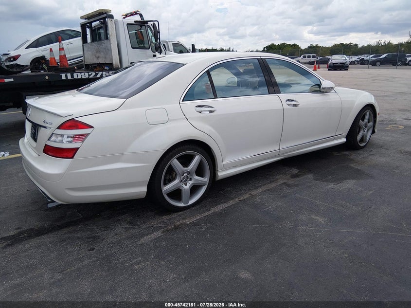2009 Mercedes-benz S class VIN WDDNG86X19A276494 IAAI salvage auction — WATER/FLOOD, Rebuildable (Florida), sold $1,550 on 2026-08-20 (photo 4)