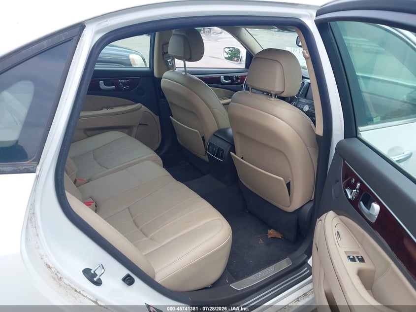 2013 Hyundai Equus VIN KMHGH4JH9DU063028 IAAI salvage auction — NORMAL WEAR, Clear-Dealer Only (North Carolina), sold $900 on 2026-08-23 (photo 8)