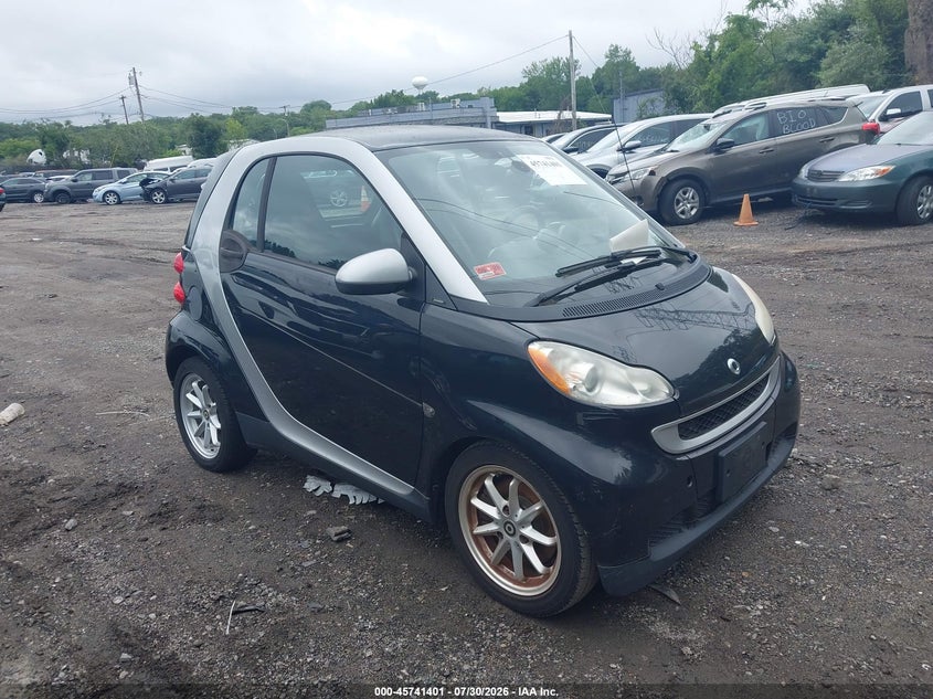 2008 Smart Fortwo VIN WMEEJ31X98K137066 IAAI salvage auction — NORMAL WEAR, Clear (Rhode Island), sold $525 on 2026-08-11 (photo 1)
