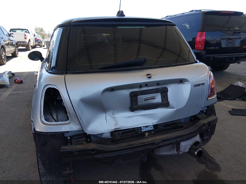 2009 Mini Cooper VIN WMWMF33569TW78219 IAAI salvage auction — REAR END, Salvage (California), sold $725 on 2026-08-24 (photo 6)