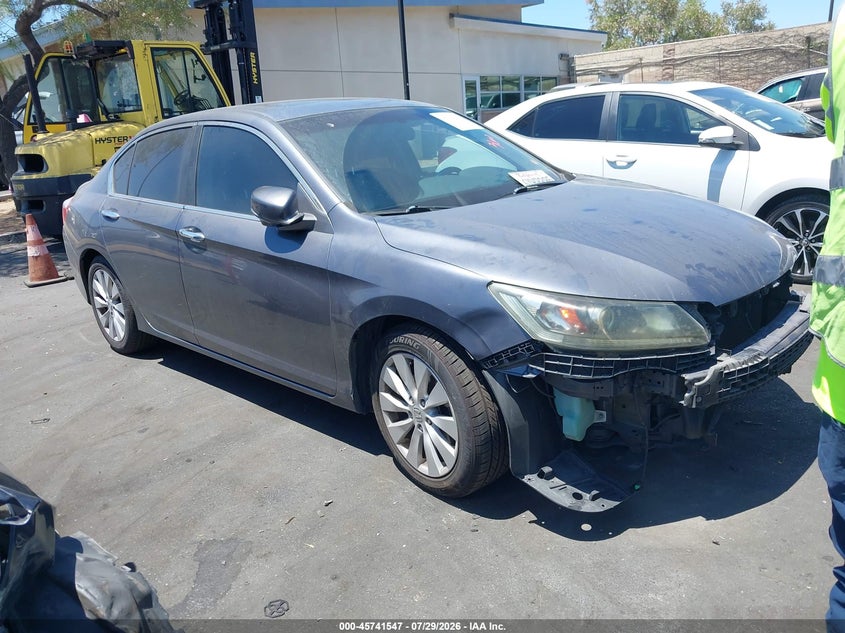 2013 Honda Accord VIN 1HGCR2F70DA186286 IAAI salvage auction — LEFT FRONT, Wait Title, sold $1,200 on 2026-08-24 (photo 1)