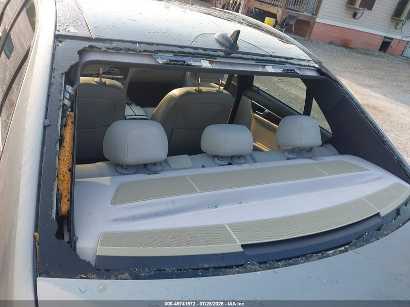 2013 Mercedes-benz C class VIN WDDGF8AB5DR283840 IAAI salvage auction — STORM DAMAGE, Repossession Paperwork (Georgia), sold $1,250 on 2026-08-04 (photo 6)