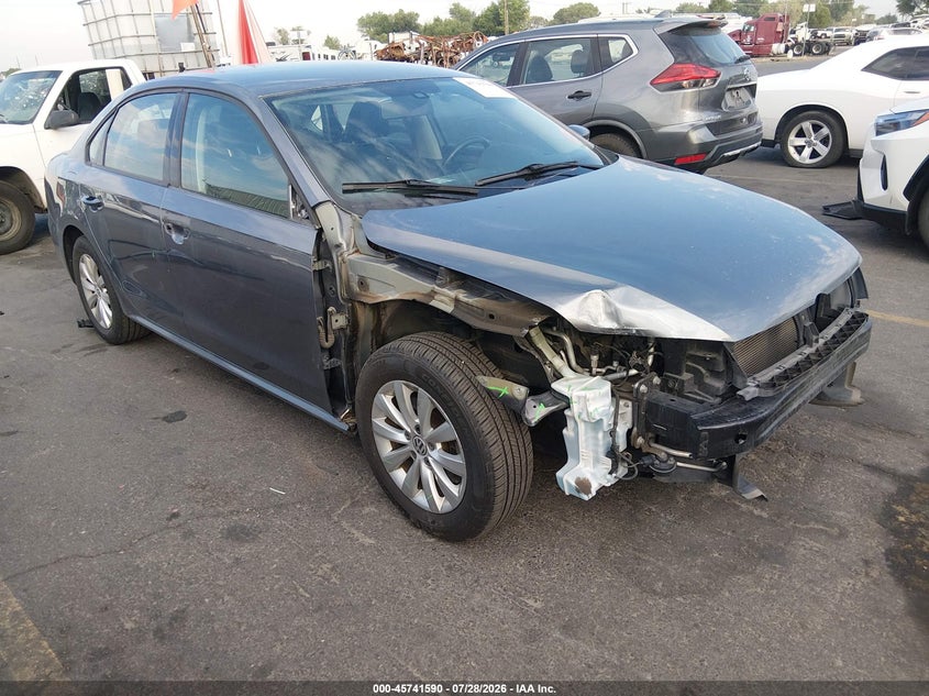 2015 Volkswagen Passat VIN 1VWAT7A32FC018212 IAAI salvage auction — FRONT END, Salvage (Utah), sold $900 on 2026-08-12 (photo 1)