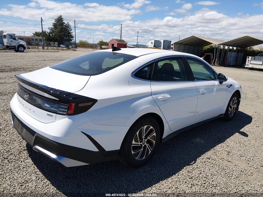 2026 Hyundai Sonata VIN KMHL24JJXTA168423 IAAI salvage auction — NORMAL WEAR, Enterprise Vehicles Clear Only (Oregon), sold $9,500 on 2026-08-01 (photo 4)