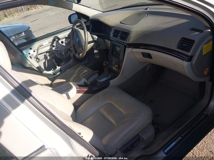 2001 Volvo S80 VIN YV1TS94D611162150 IAAI salvage auction — NORMAL WEAR, Clear (Colorado), sold $250 on 2026-08-04 (photo 5)