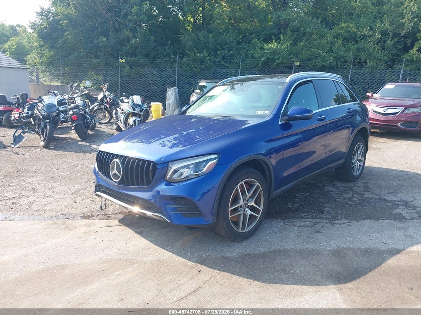 2018 Mercedes-benz Glc VIN WDC0G4KB8JV051567 IAAI salvage auction — RIGHT FRONT, Salvage (Pennsylvania), sold $7,600 on 2026-08-12 (photo 2)