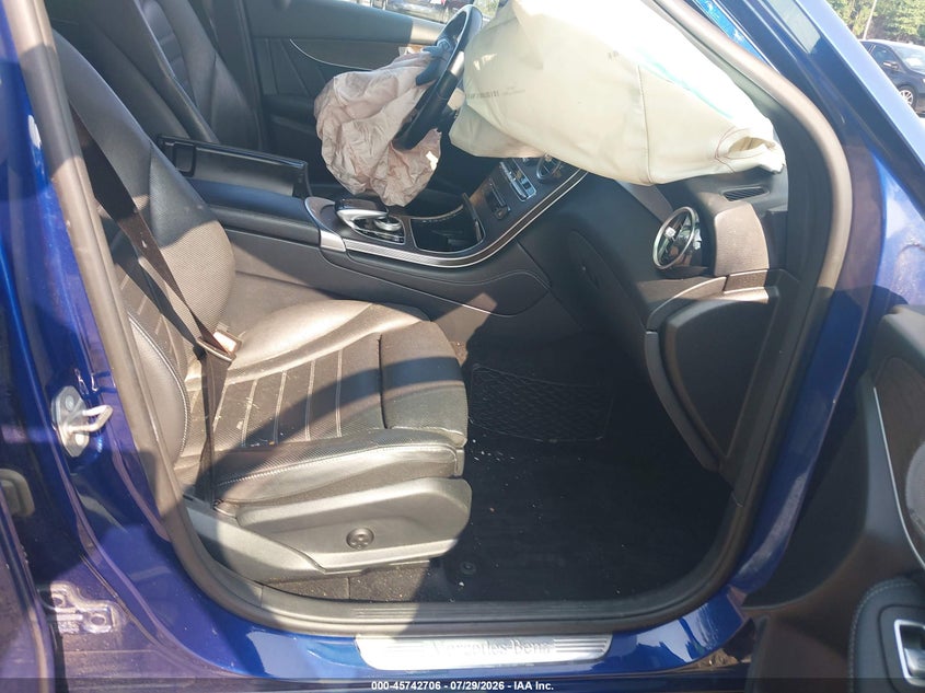2018 Mercedes-benz Glc VIN WDC0G4KB8JV051567 IAAI salvage auction — RIGHT FRONT, Salvage (Pennsylvania), sold $7,600 on 2026-08-12 (photo 5)