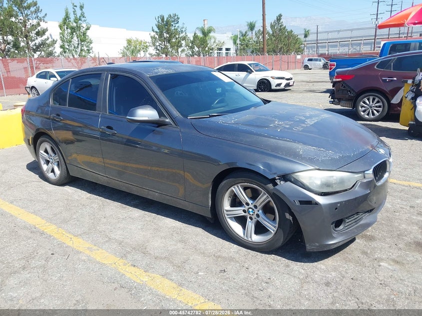 2013 BMW 3 series VIN WBA3C1G56DNR44192 IAAI salvage auction — NORMAL WEAR, Clear - Dealer Only (California), sold $375 on 2026-08-18 (photo 1)