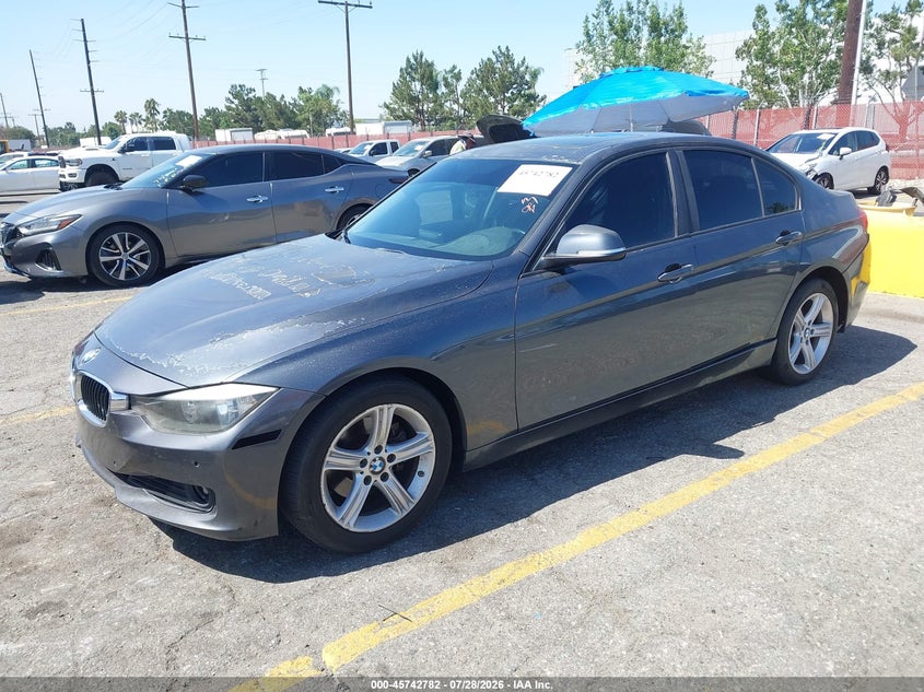 2013 BMW 3 series VIN WBA3C1G56DNR44192 IAAI salvage auction — NORMAL WEAR, Clear - Dealer Only (California), sold $375 on 2026-08-18 (photo 2)