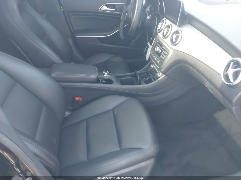 2014 Mercedes-benz Cla-klasse VIN WDDSJ4EB8EN035148 IAAI salvage auction — ENGINE DAMAGE, Wait Title, sold $1,250 on 2026-08-10 (photo 5)