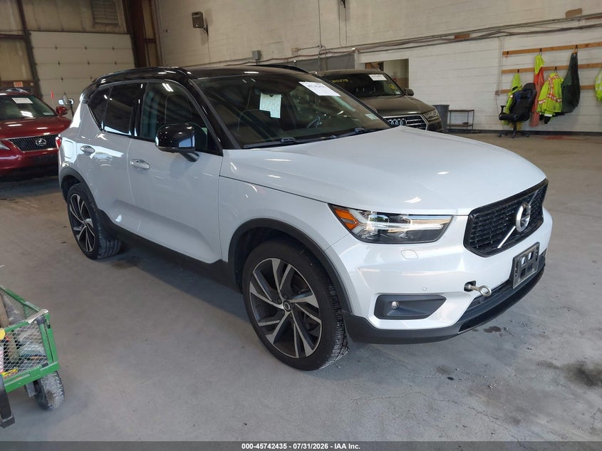 2020 Volvo Xc40 VIN YV4162UM4L2348871 IAAI salvage auction — WATER/FLOOD, Salvage Title, sold $7,500 on 2026-08-05 (photo 1)