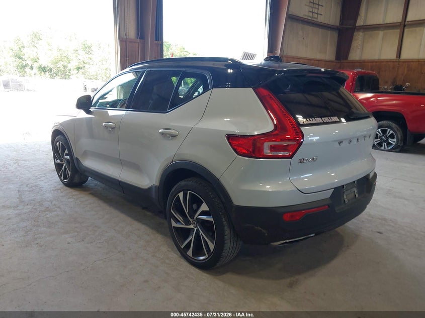 2020 Volvo Xc40 VIN YV4162UM4L2348871 IAAI salvage auction — WATER/FLOOD, Salvage Title, sold $7,500 on 2026-08-05 (photo 3)