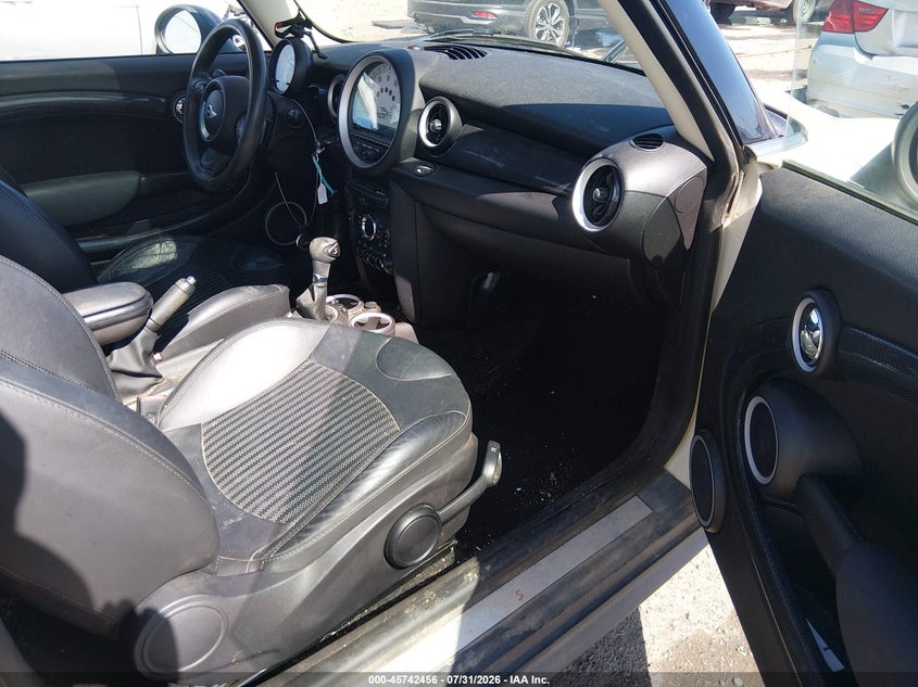 2013 Mini Hard top VIN WMWSV3C59DT395588 IAAI salvage auction — NORMAL WEAR, Clear (New Mexico), sold $425 on 2026-08-10 (photo 5)