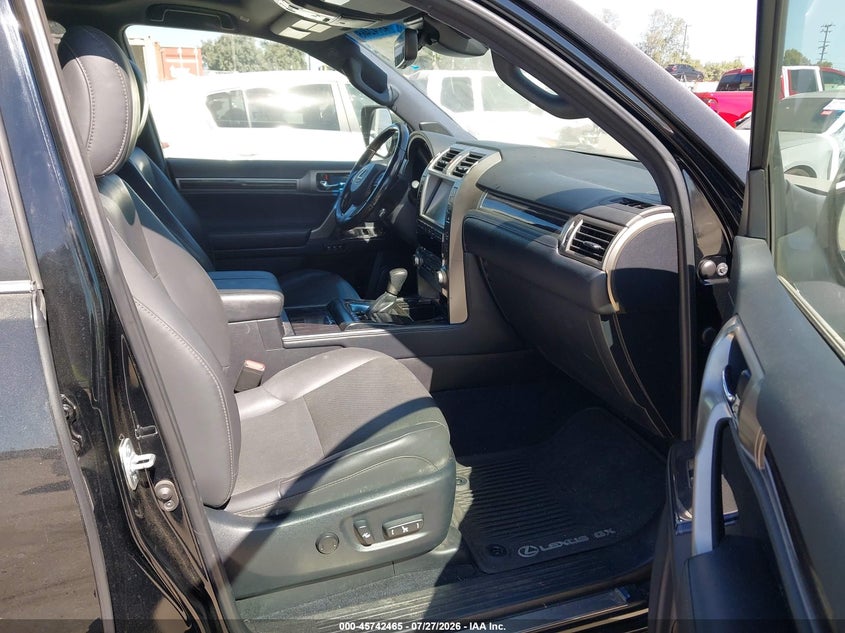 2020 Lexus Gx VIN JTJAM7BX2L5265227 IAAI salvage auction — LEFT SIDE, Salvage Title, sold $25,725 on 2026-09-09 (photo 5)