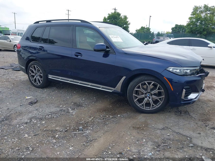 2021 BMW X7 VIN 5UXCW2C08M9G12615 IAAI salvage auction — FRONT END, Wait Title, sold $12,800 on 2026-10-02 (photo 1)