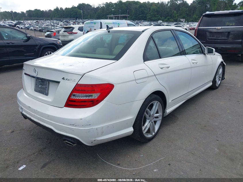 2013 Mercedes-benz C-klasse VIN WDDGF8ABXDA867245 IAAI salvage auction — SIDE, Wait Title, sold $1,300 on 2026-08-14 (photo 4)