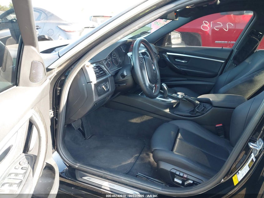 2018 BMW 3er VIN WBA8B9G56JNU98953 IAAI salvage auction — REAR END, Salvage Certificate (California), sold $4,950 on 2026-08-07 (photo 5)