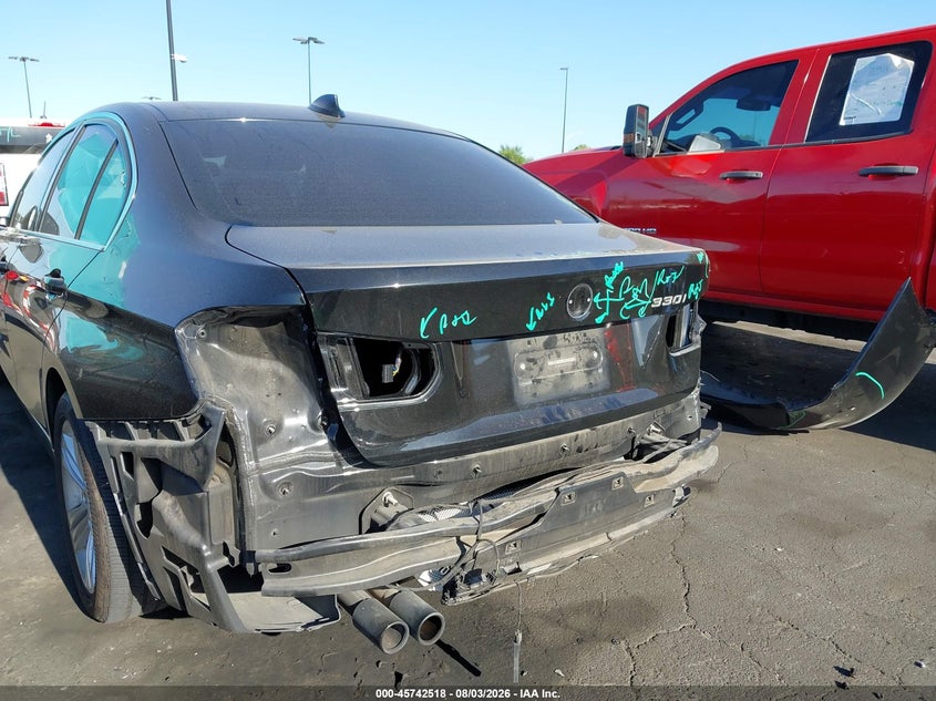2018 BMW 3er VIN WBA8B9G56JNU98953 IAAI salvage auction — REAR END, Salvage Certificate (California), sold $4,950 on 2026-08-07 (photo 6)
