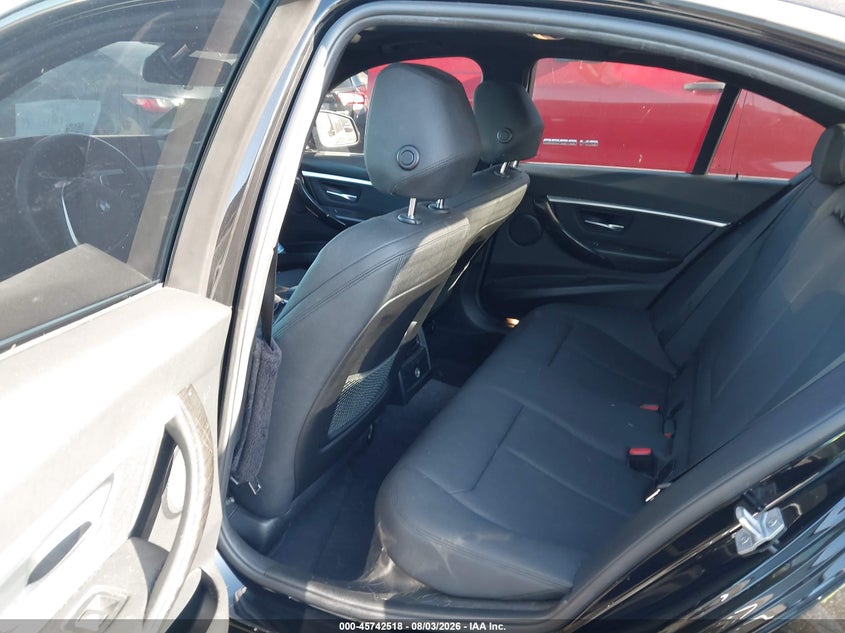 2018 BMW 3er VIN WBA8B9G56JNU98953 IAAI salvage auction — REAR END, Salvage Certificate (California), sold $4,950 on 2026-08-07 (photo 8)