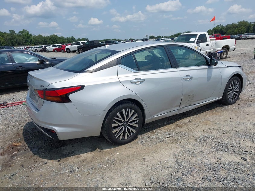 2024 Nissan Altima VIN 1N4BL4DV8RN410256 IAAI salvage auction — RIGHT SIDE, Enterprise Vehicles Clear Only (Connecticut), sold $9,300 on 2026-08-03 (photo 4)