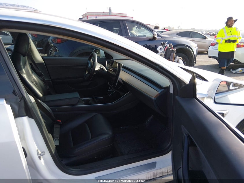 2018 Tesla Model 3 VIN 5YJ3E1EA2JF053002 IAAI salvage auction — REAR END, Wait Title, sold $4,700 on 2026-08-24 (photo 5)