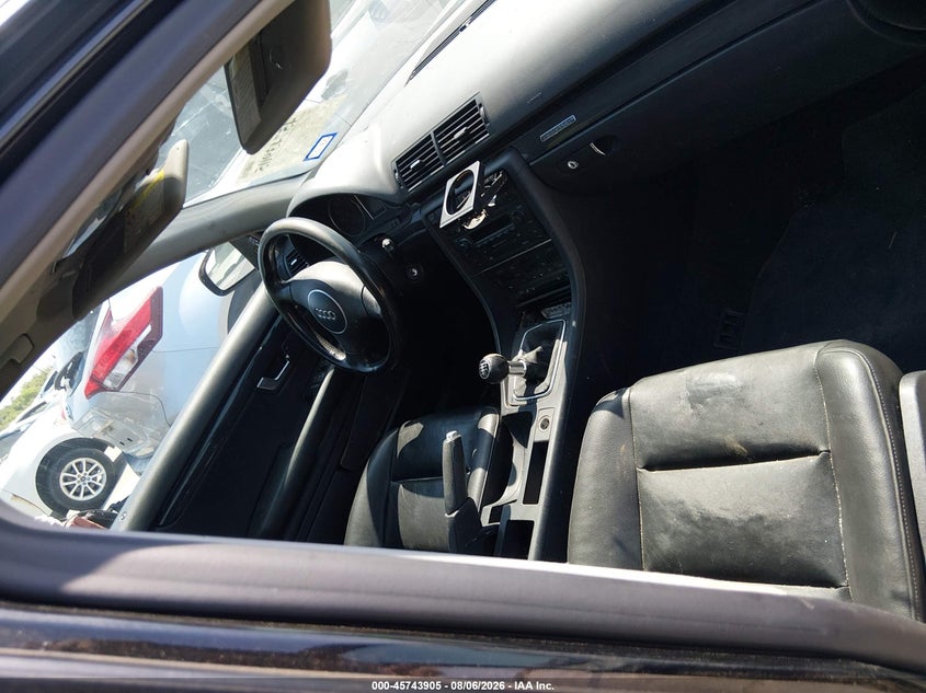 2005 Audi A4 VIN WAULC68E25A086997 IAAI salvage auction — Repossession, Clear, sold $275 on 2026-10-12 (photo 5)