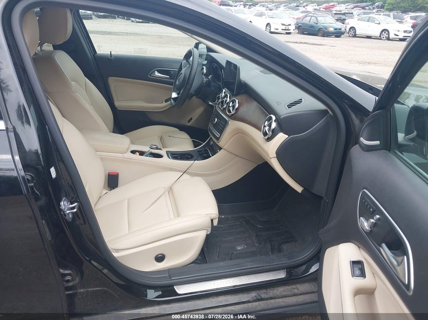 2020 Mercedes-benz Gla-klasse VIN WDCTG4GB0LU024202 IAAI salvage auction — WATER/FLOOD, Salvage Title, sold $7,000 on 2026-08-21 (photo 5)