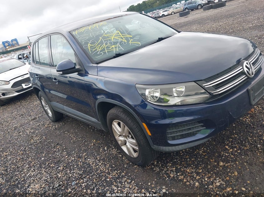 2012 Volkswagen Tiguan VIN WVGBV7AX7CW560710 IAAI salvage auction — LEFT FRONT, Salvage Title, sold $450 on 2026-08-11 (photo 1)