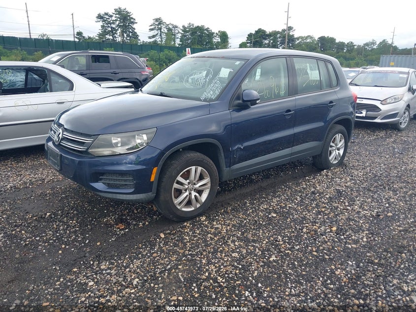 2012 Volkswagen Tiguan VIN WVGBV7AX7CW560710 IAAI salvage auction — LEFT FRONT, Salvage Title, sold $450 on 2026-08-11 (photo 2)