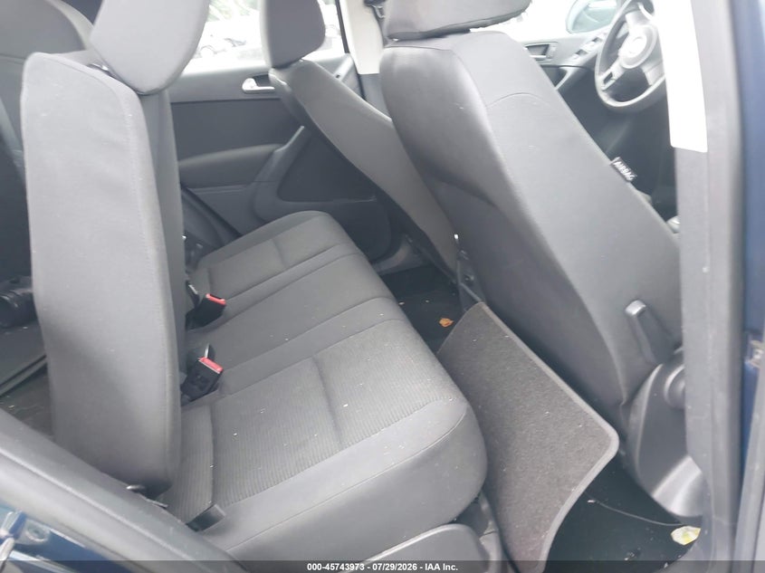 2012 Volkswagen Tiguan VIN WVGBV7AX7CW560710 IAAI salvage auction — LEFT FRONT, Salvage Title, sold $450 on 2026-08-11 (photo 8)