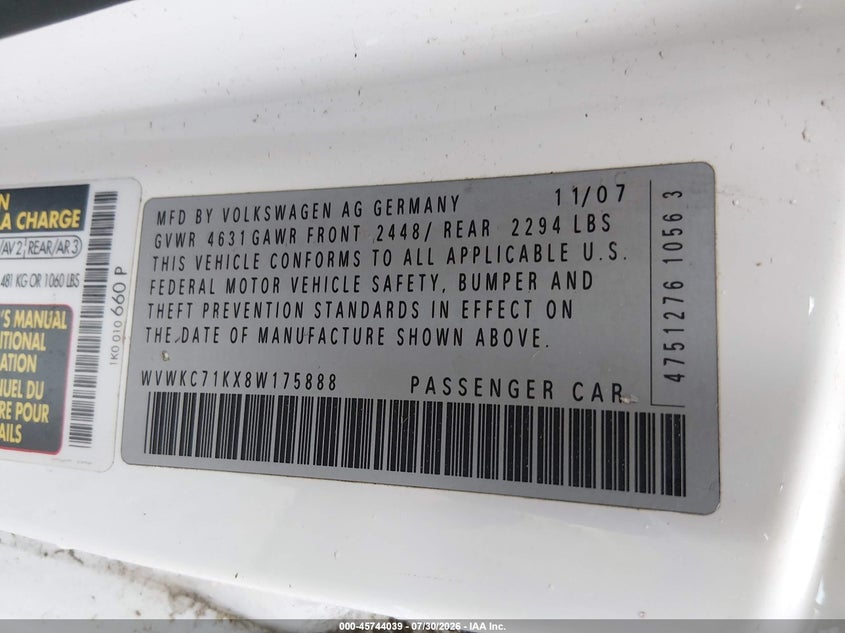 2008 Volkswagen R32 VIN WVWKC71KX8W175888 IAAI salvage auction — NORMAL WEAR, Clear (Massachusetts), sold $1,100 on 2026-08-04 (photo 9)