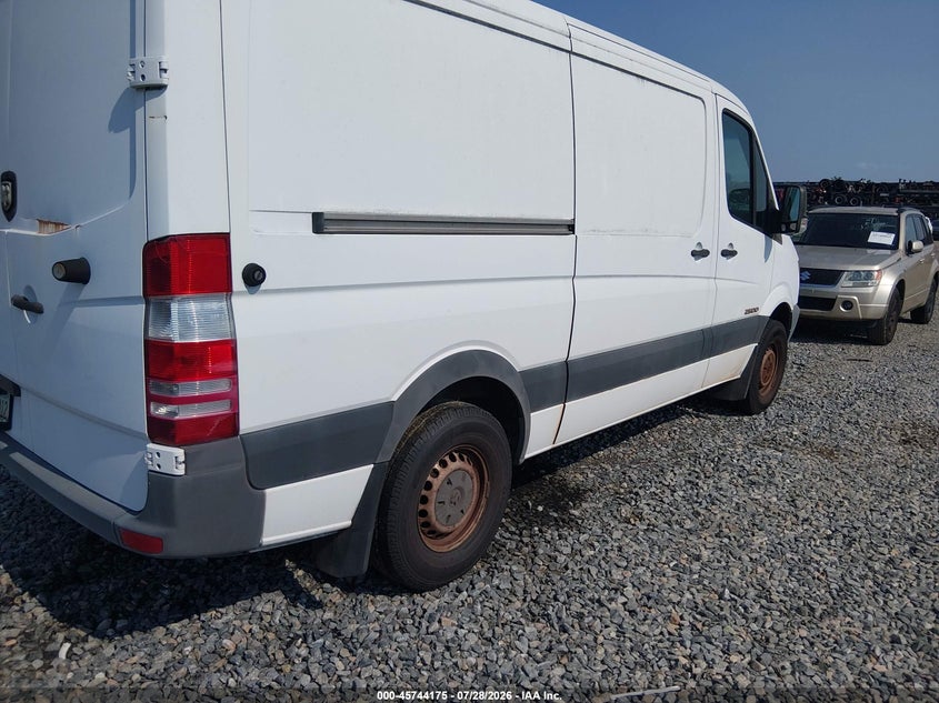 2007 Dodge Sprinter VIN WD0PE746375137090 IAAI salvage auction — NORMAL WEAR, Clear (Georgia), sold $200 on 2026-07-31 (photo 4)
