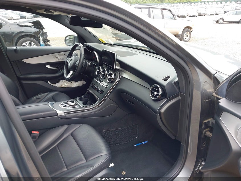 2019 Mercedes-benz Glc VIN WDC0G4KB1KV117832 IAAI salvage auction — FRONT END, Wait Title, sold $5,600 on 2026-08-14 (photo 5)