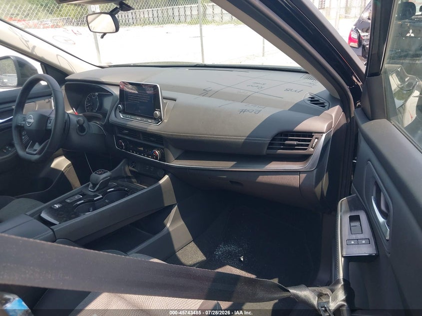 2026 Nissan Rogue VIN 5N1BT3BA5TC768255 IAAI salvage auction — RIGHT SIDE, Clear (Florida), sold $15,200 on 2026-08-01 (photo 5)