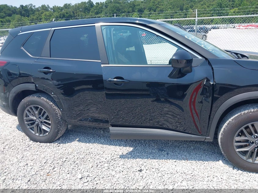 2026 Nissan Rogue VIN 5N1BT3BA5TC768255 IAAI salvage auction — RIGHT SIDE, Clear (Florida), sold $15,200 on 2026-08-01 (photo 6)
