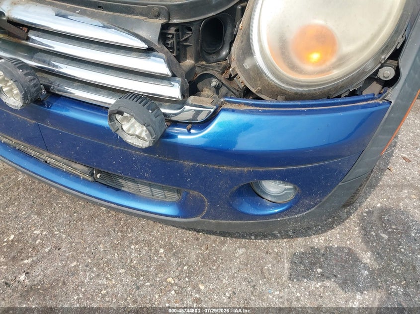 2007 Mini Cooper VIN WMWMF33557TU60186 IAAI salvage auction — NORMAL WEAR, Clear (Florida), sold $25 on 2026-08-04 (photo 6)