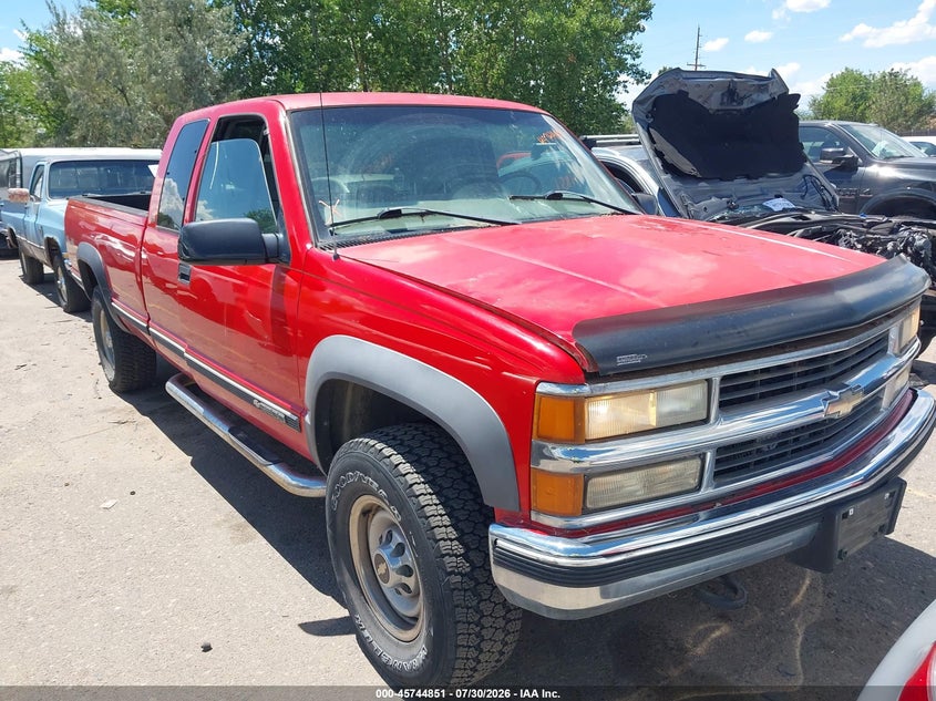 1998 Chevrolet C/k 2500 VIN 1GCGK29J0WE241410 IAAI salvage auction — NORMAL WEAR, Clear (Colorado), sold $1,550 on 2026-08-25 (photo 1)