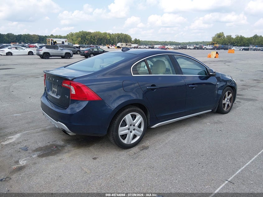 2012 Volvo S60 VIN YV1622FS2C2099271 IAAI salvage auction — RIGHT SIDE, Salvage (Indiana), sold $600 on 2026-08-20 (photo 4)